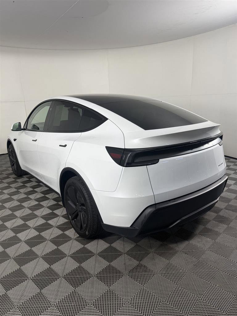 Used 2026 Tesla Model Y AWD image 12