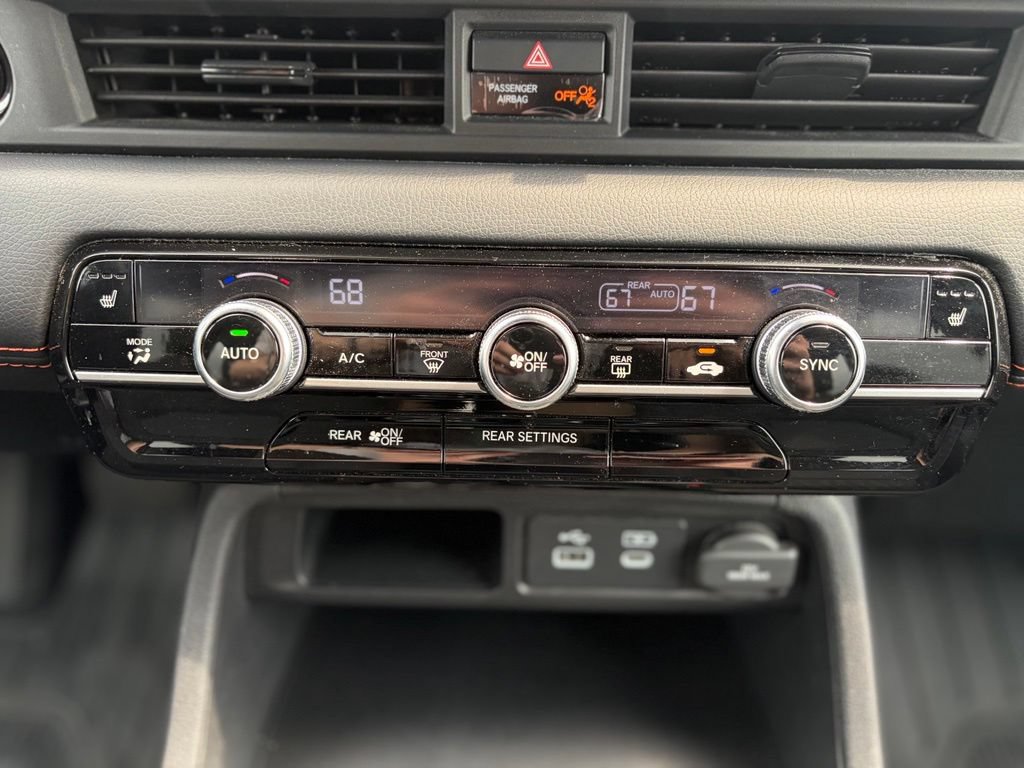 Used 2025 Honda Pilot Sport image 31