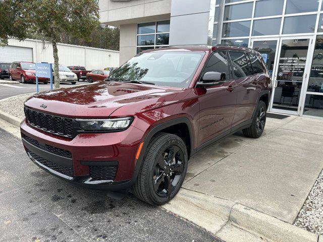 New 2025 Jeep Grand Cherokee L Laredo image 6