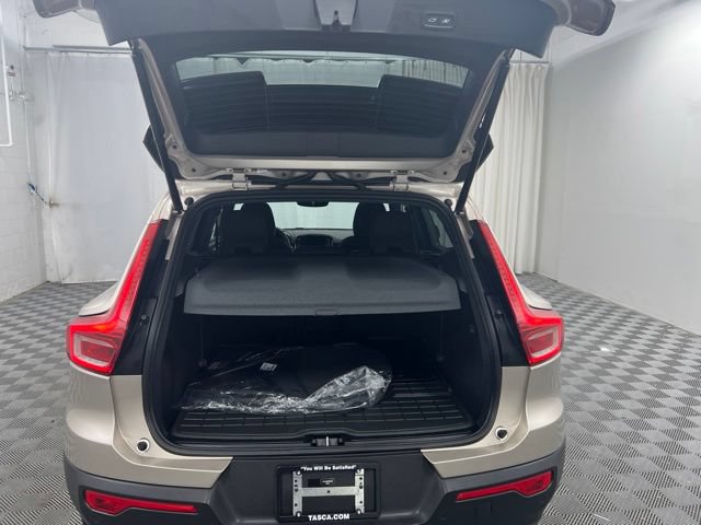 Used 2023 Volvo XC40 B5 Ultimate w/ Climate Package AWD/4WD image 8