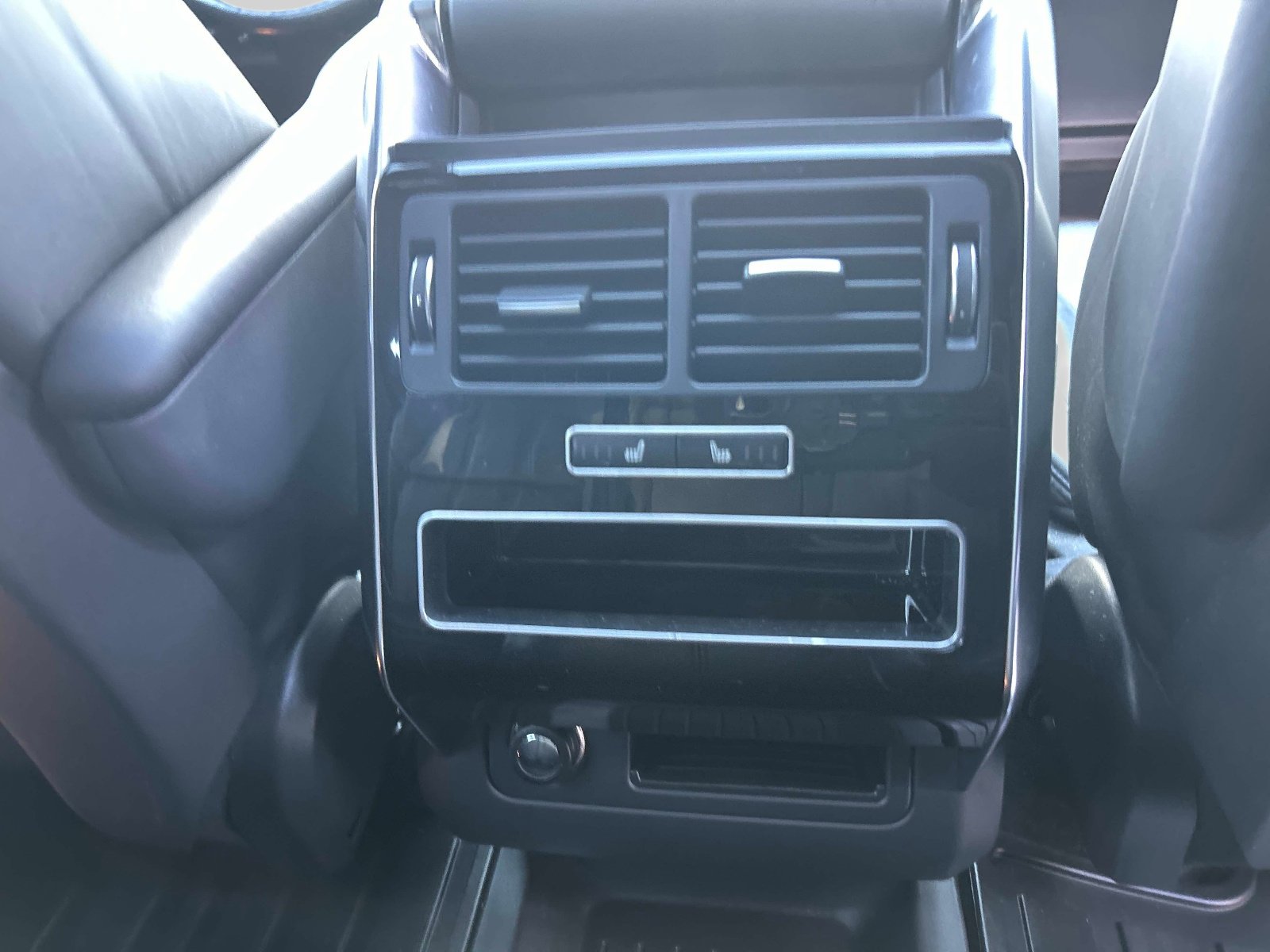 Used 2014 Land Rover Range Rover Sport HSE image 16