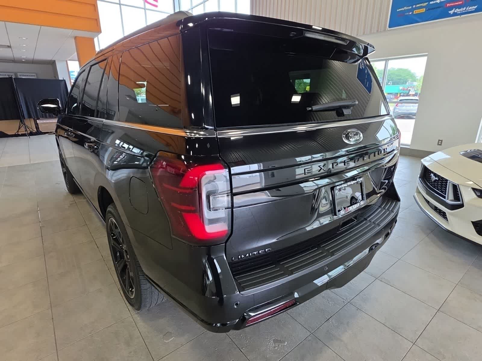 Used 2023 Ford Expedition Limited AWD/4WD image 10