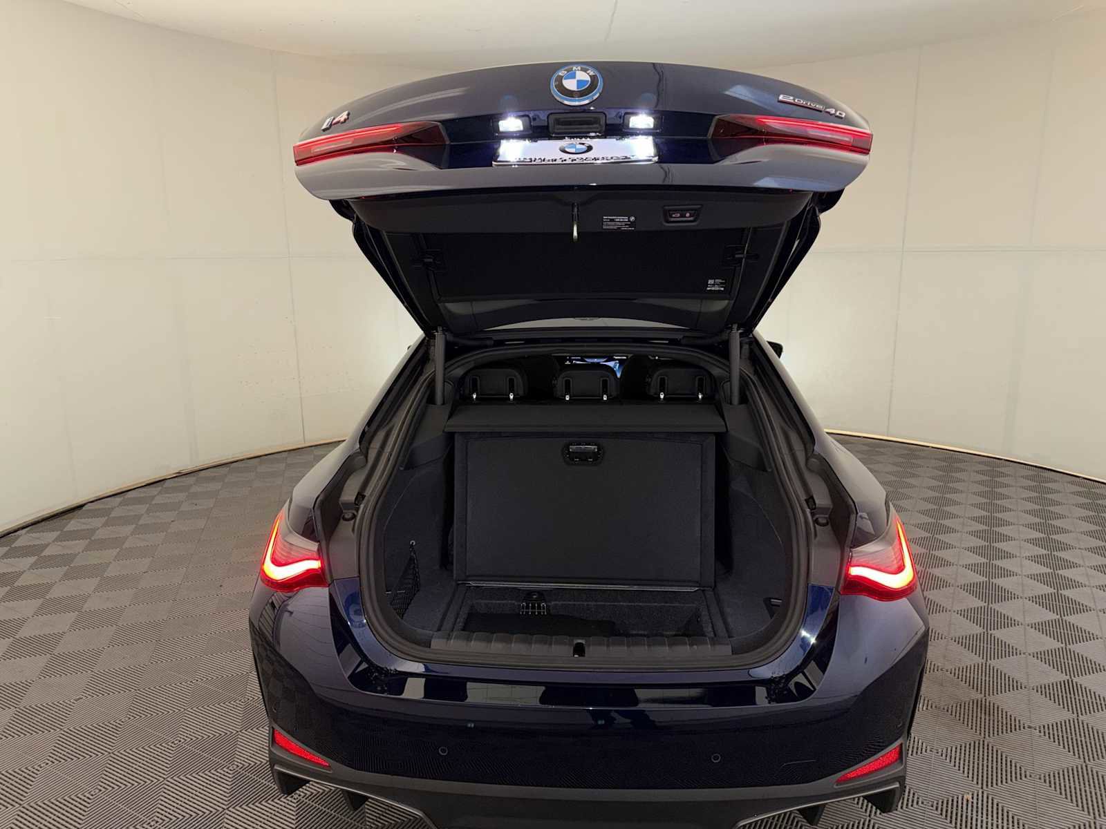 Used 2025 BMW i4 eDrive40 w/ Premium Package image 24