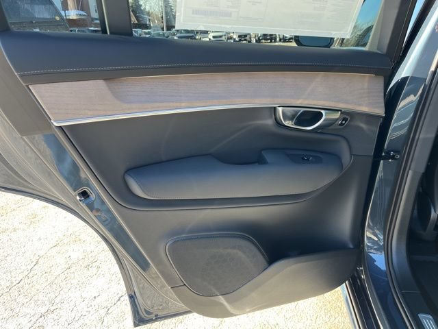 New 2026 Volvo XC90 B6 Core w/ Protection Package AWD/4WD image 18