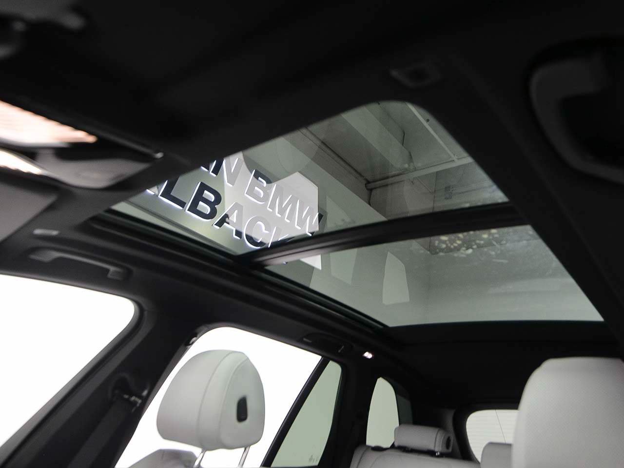 Used 2026 BMW X5 xDrive50e AWD/4WD image 7