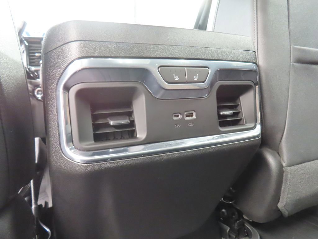 Used 2024 Chevrolet Silverado 2500 High Country w/ High Country Premium Package image 11