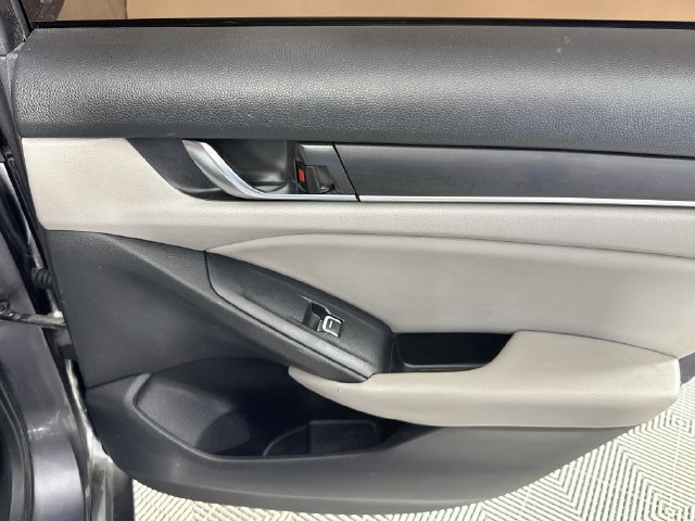 Used 2018 Honda Accord LX image 25