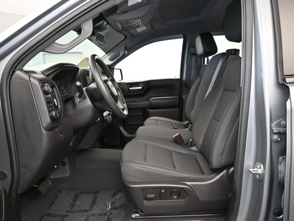 Used 2024 Chevrolet Silverado 1500 Custom Trail Boss w/ LPO, Dark Essentials Package image 11