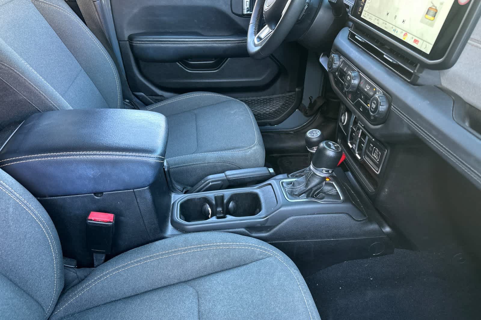 Used 2024 Jeep Wrangler Unlimited Sahara AWD/4WD image 17