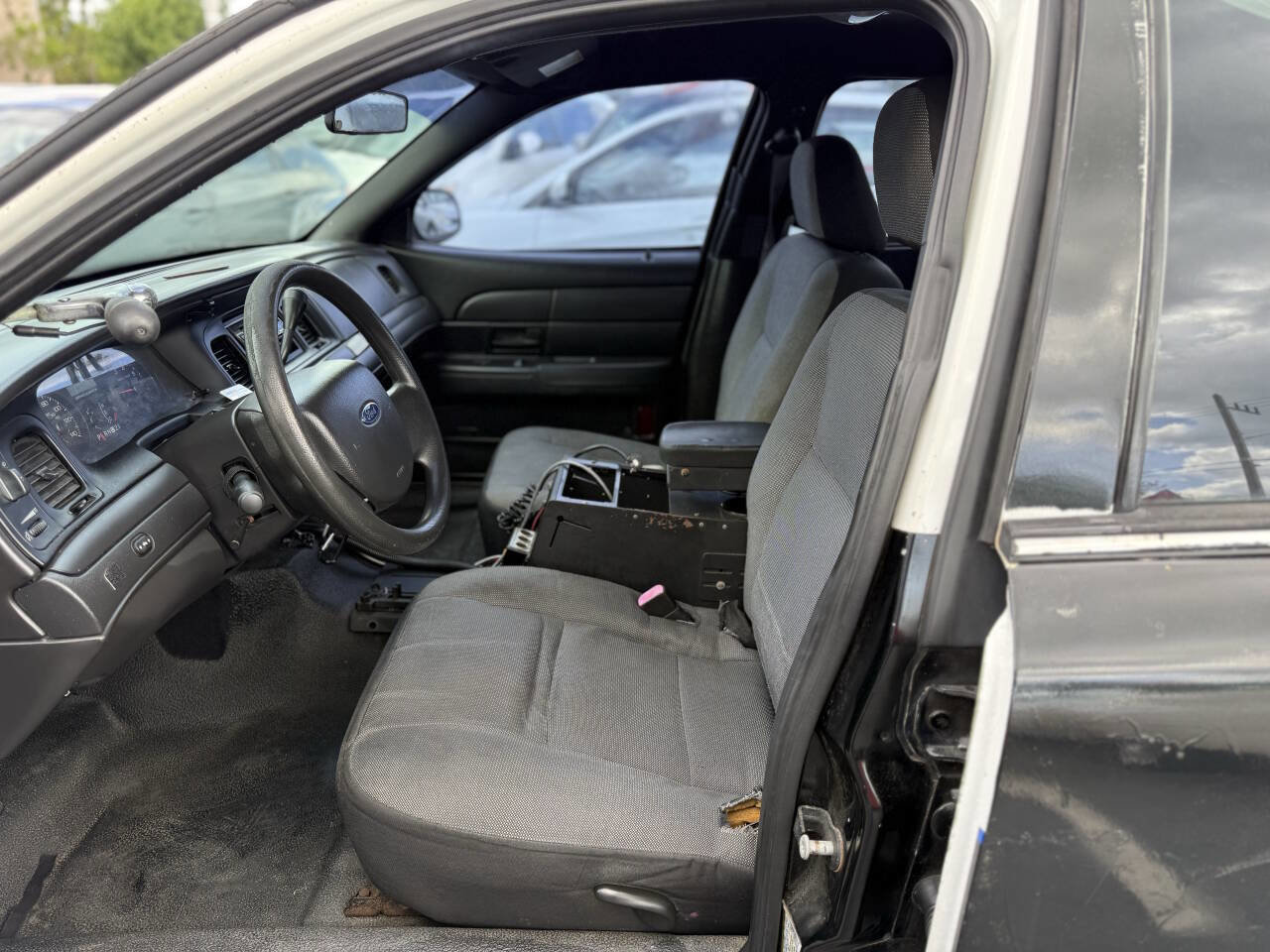 Used 2009 Ford Crown Victoria Police Interceptor RWD image 11