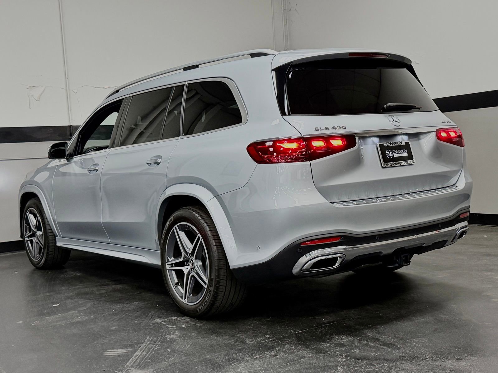 Used 2025 Mercedes-Benz GLS 450 4MATIC image 10