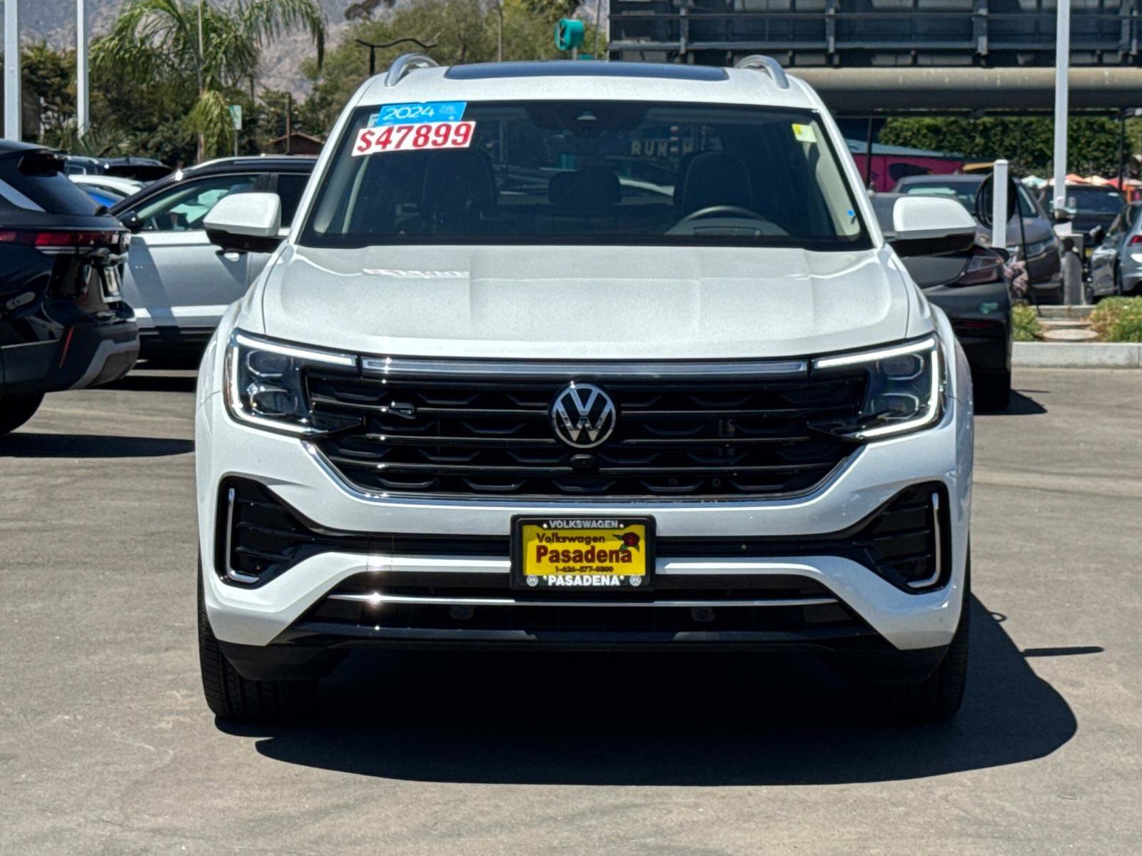 Certified 2024 Volkswagen Atlas SEL Premium R-Line image 2