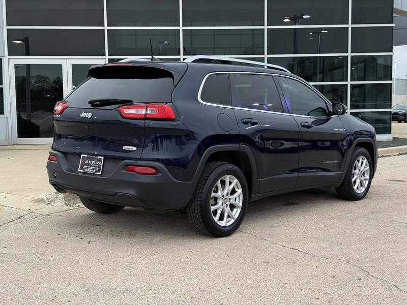 Used 2016 Jeep Cherokee Latitude image 3