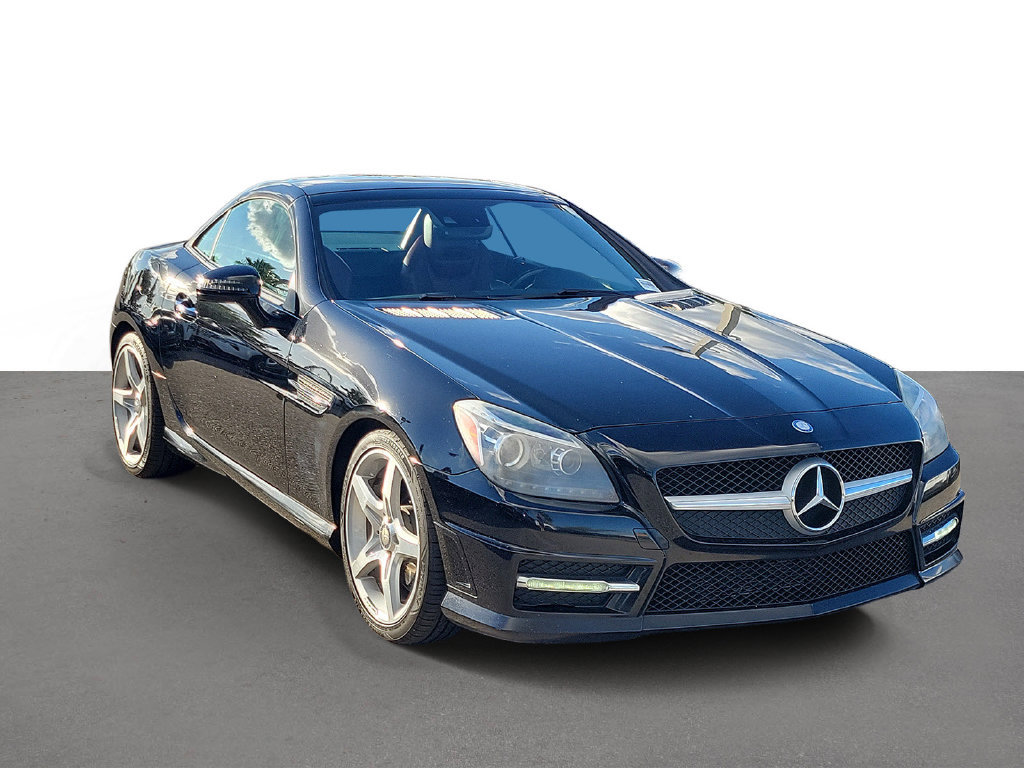 Used 2016 Mercedes-Benz SLK 300 image 2