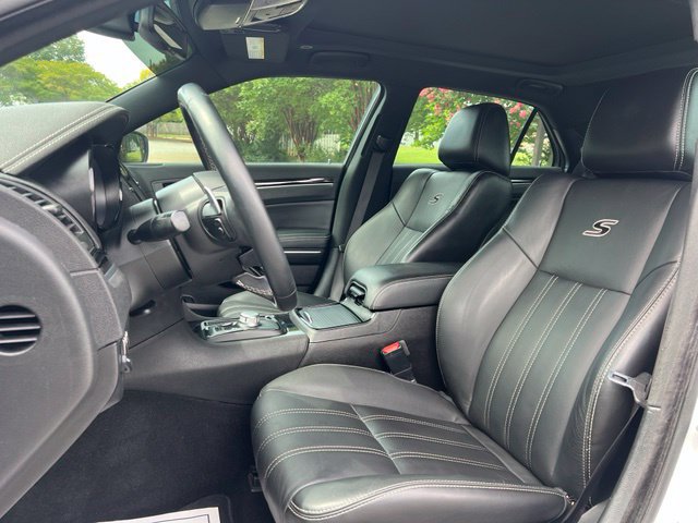 Used 2019 Chrysler 300 S w/ S Model Appearance Package RWD image 13