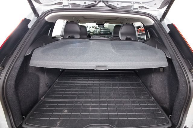 Certified 2026 Volvo XC40 B5 Plus AWD/4WD image 21