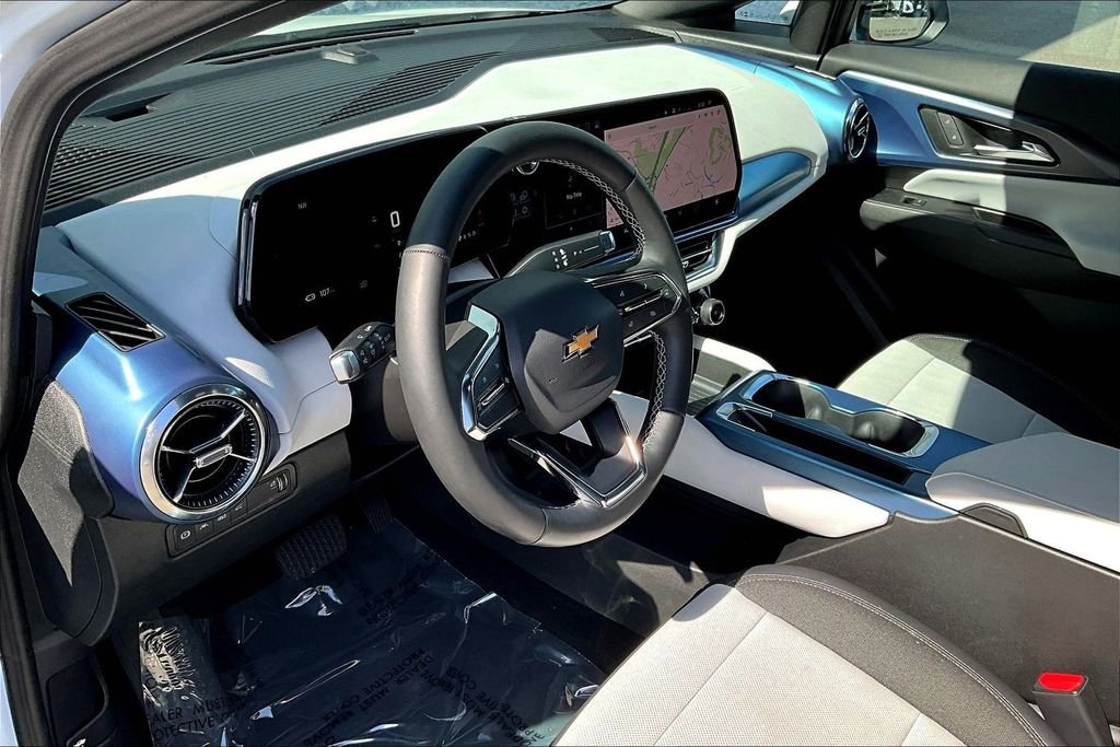 Used 2025 Chevrolet Equinox EV LT image 14