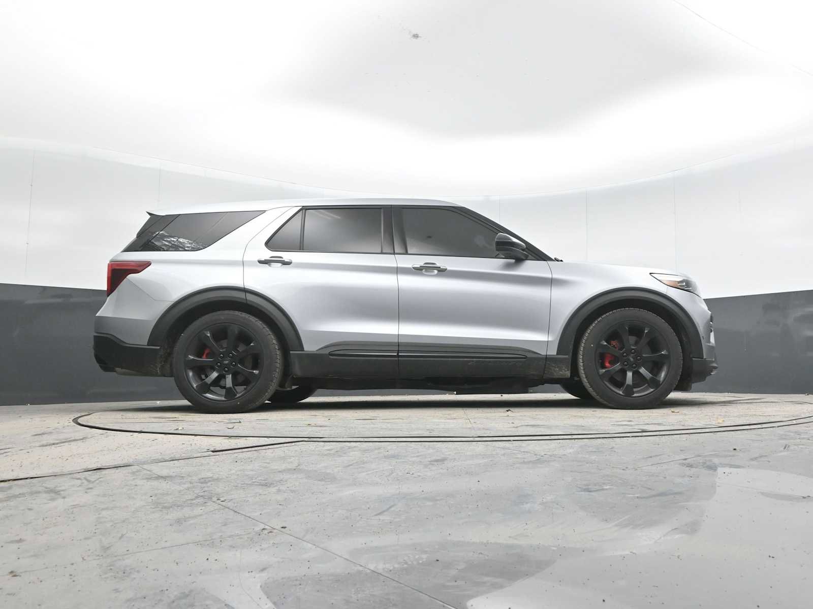 Used 2022 Ford Explorer ST w/ ST High-Performance Pack image 30