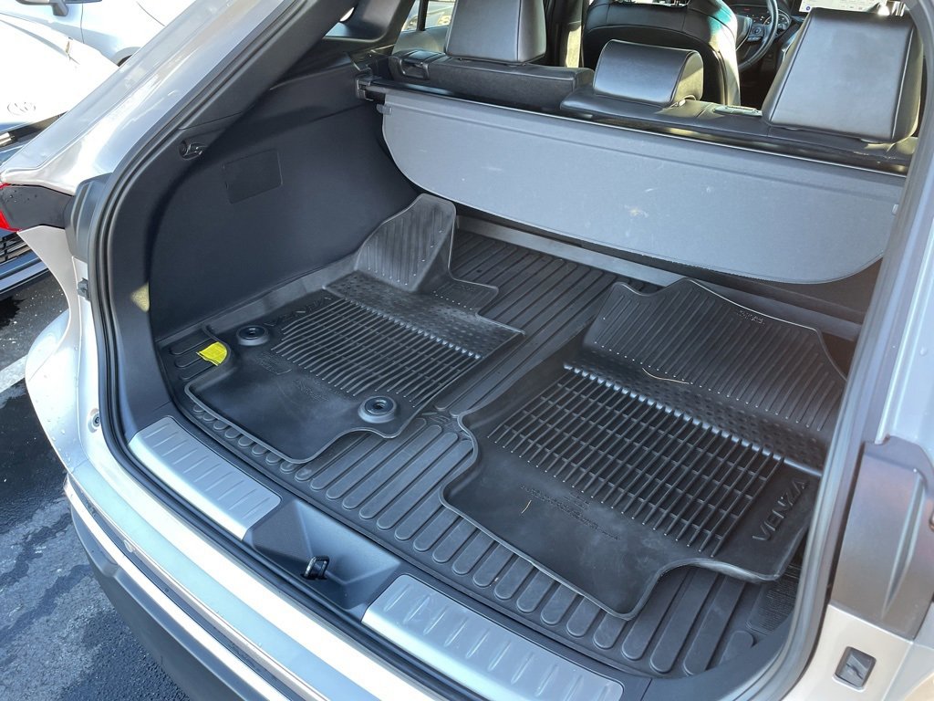 Certified 2024 Toyota Venza XLE image 17