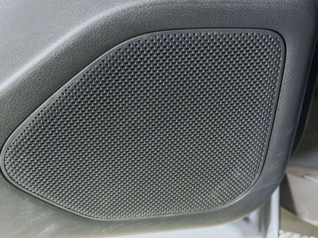 Used 2024 Nissan Rogue SL FWD image 22
