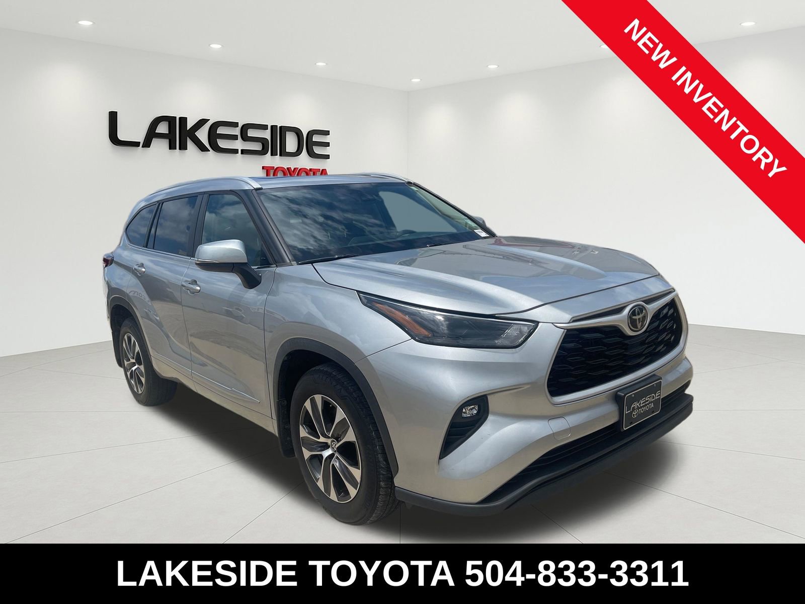 Used 2023 Toyota Highlander XLE FWD image 6