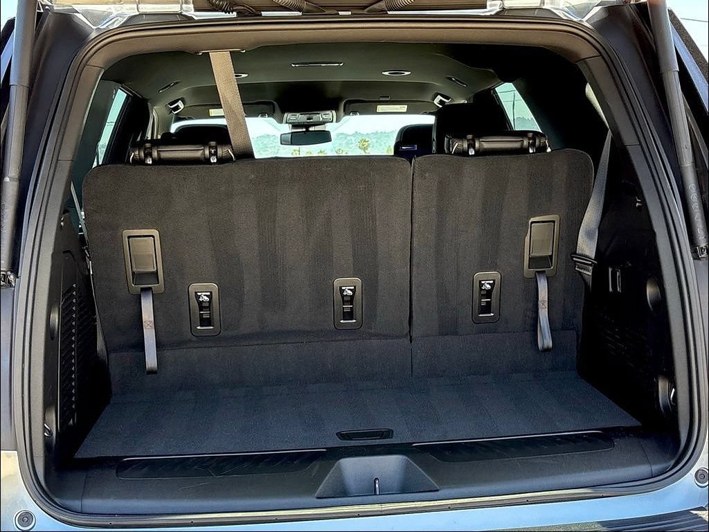 Used 2024 GMC Yukon SLT AWD/4WD image 28