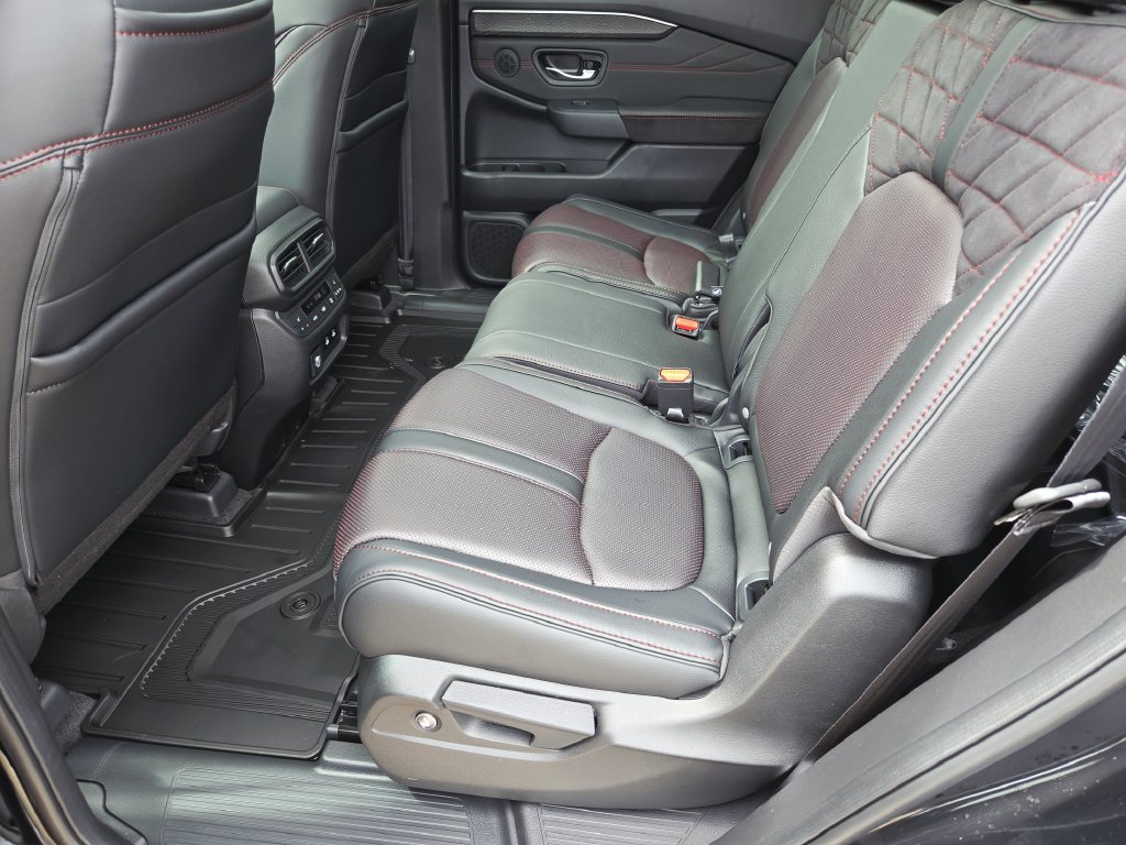 New 2026 Honda Pilot Black Edition image 11