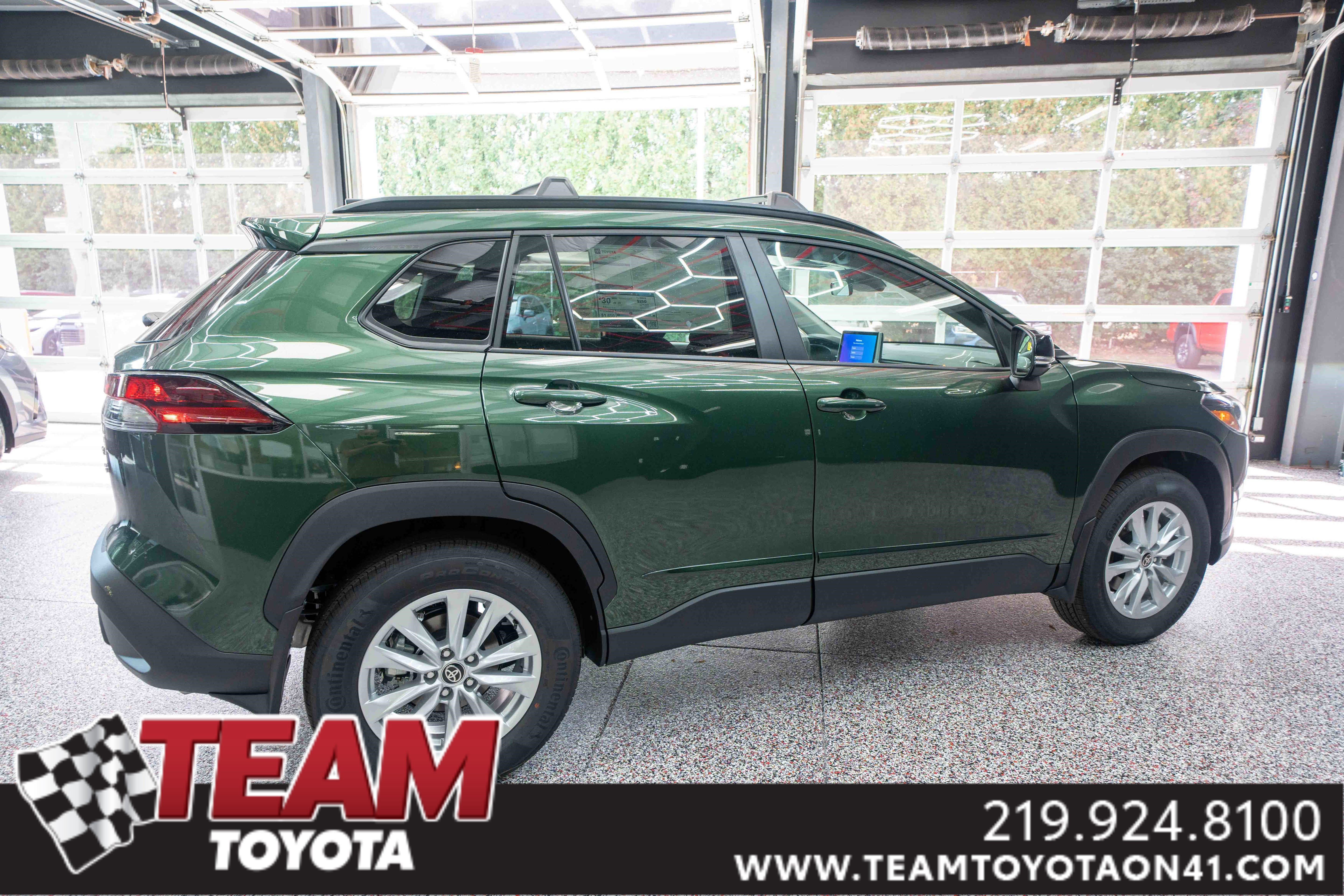 New 2026 Toyota Corolla Cross LE w/ Moonroof Package image 4
