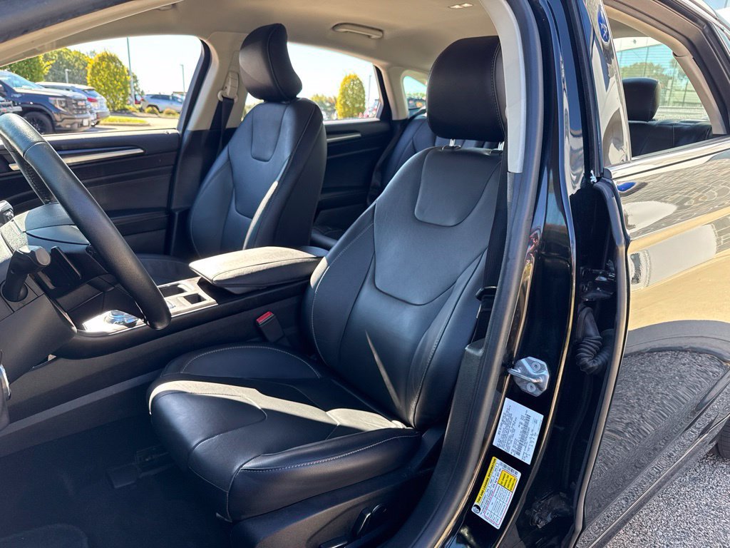 Used 2018 Ford Fusion Titanium AWD/4WD image 18