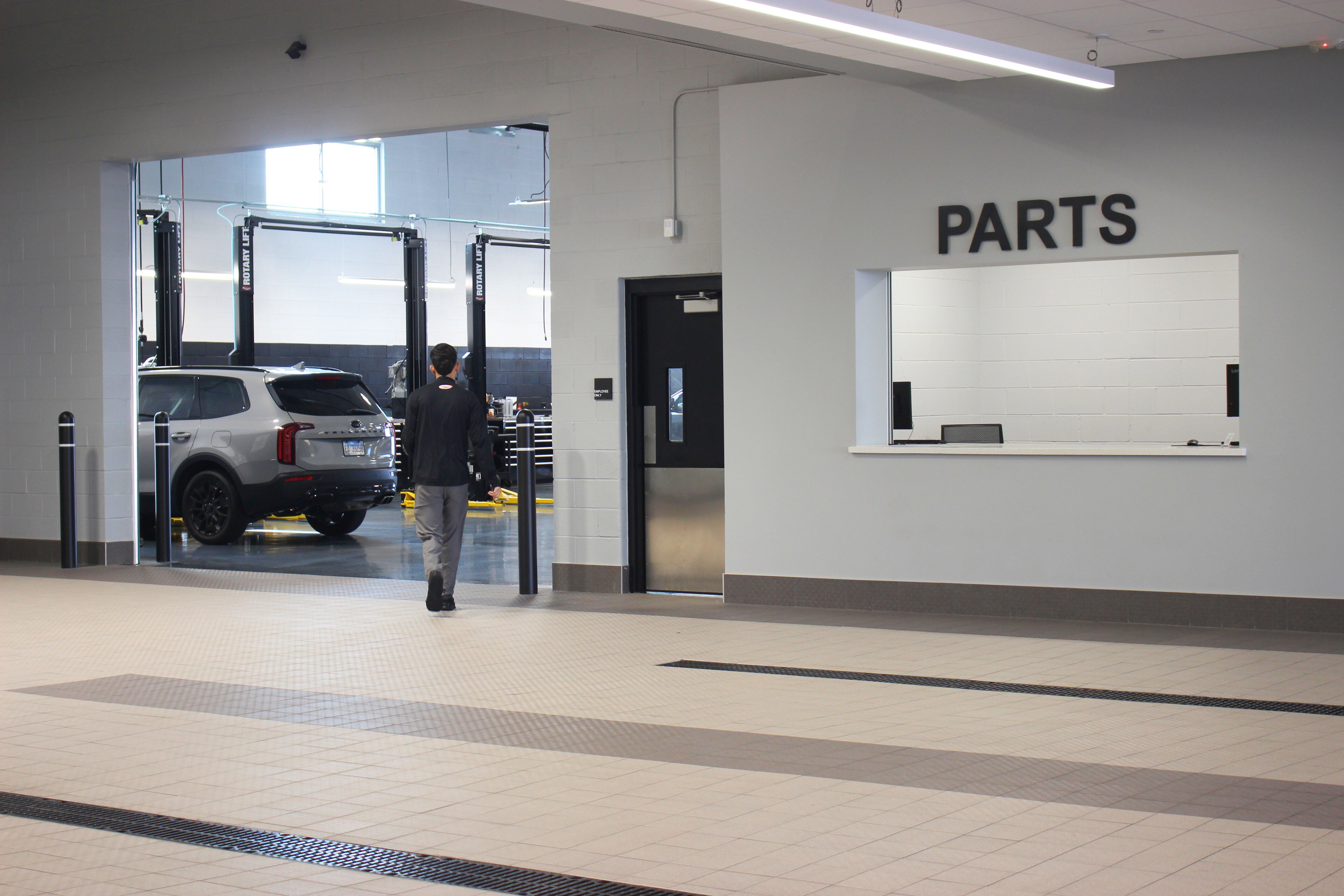 Used 2024 Acura MDX SH-AWD w/ Technology Package image 44