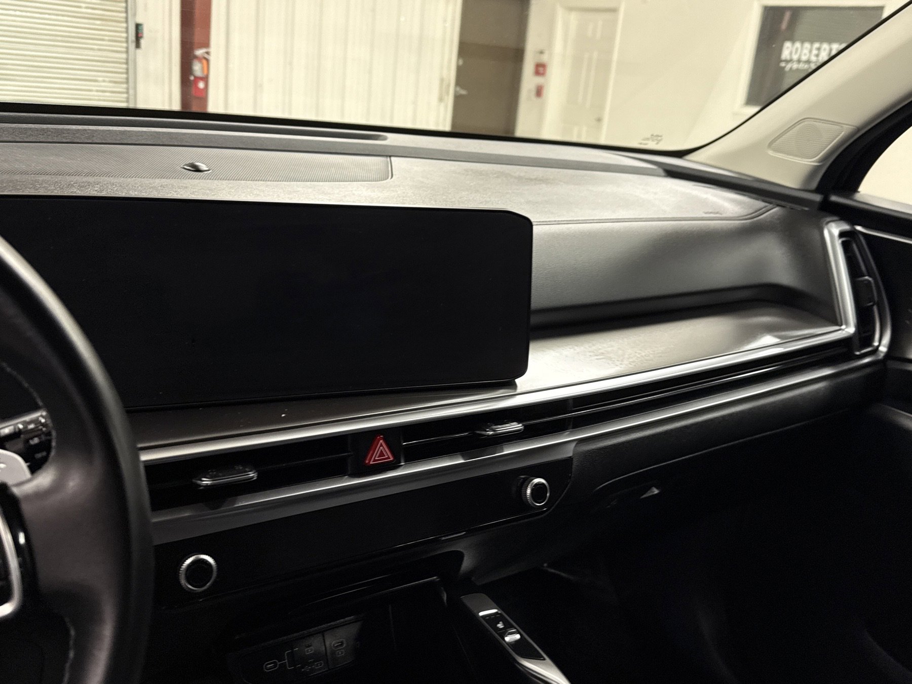 Used 2025 Kia Sorento EX w/ EX Panoramic Sunroof Package image 8