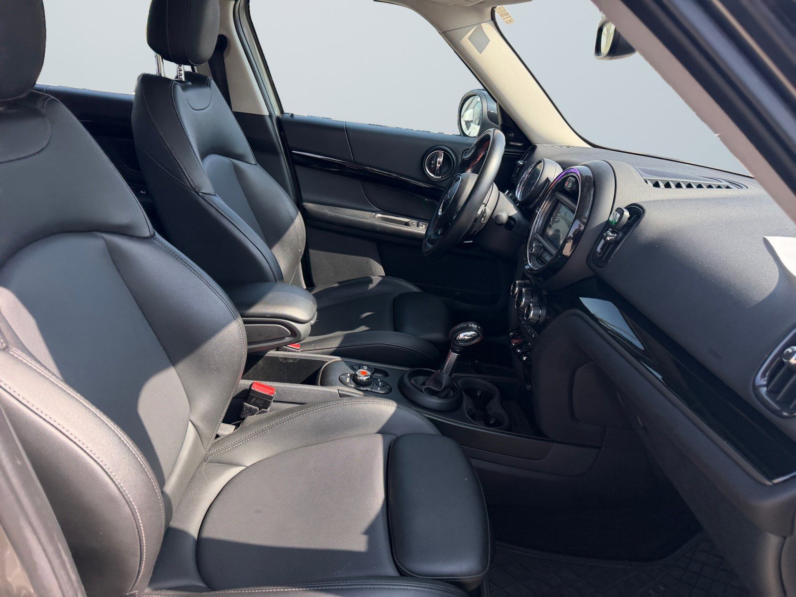 Used 2019 MINI Cooper Countryman S w/ Premium Package image 18