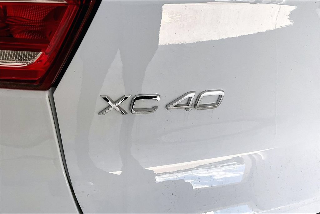 Used 2026 Volvo XC40 B5 Plus AWD/4WD image 40