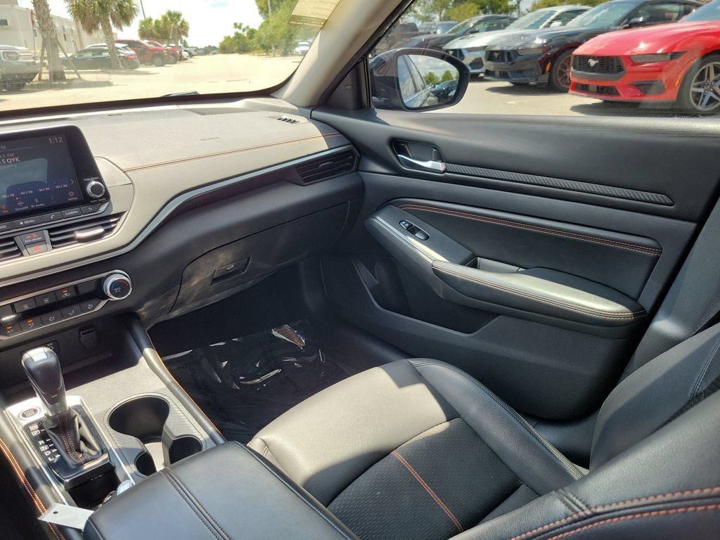 Used 2019 Nissan Altima 2.5 SR FWD image 14