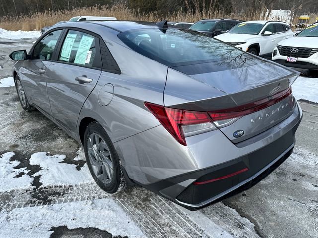 Certified 2025 Hyundai Elantra Blue image 3