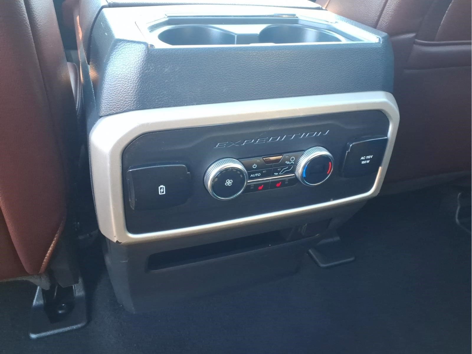 Used 2024 Ford Expedition Limited AWD/4WD image 19