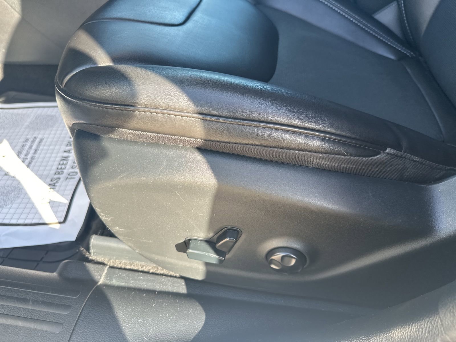 Used 2020 Jeep Cherokee Latitude Plus image 10