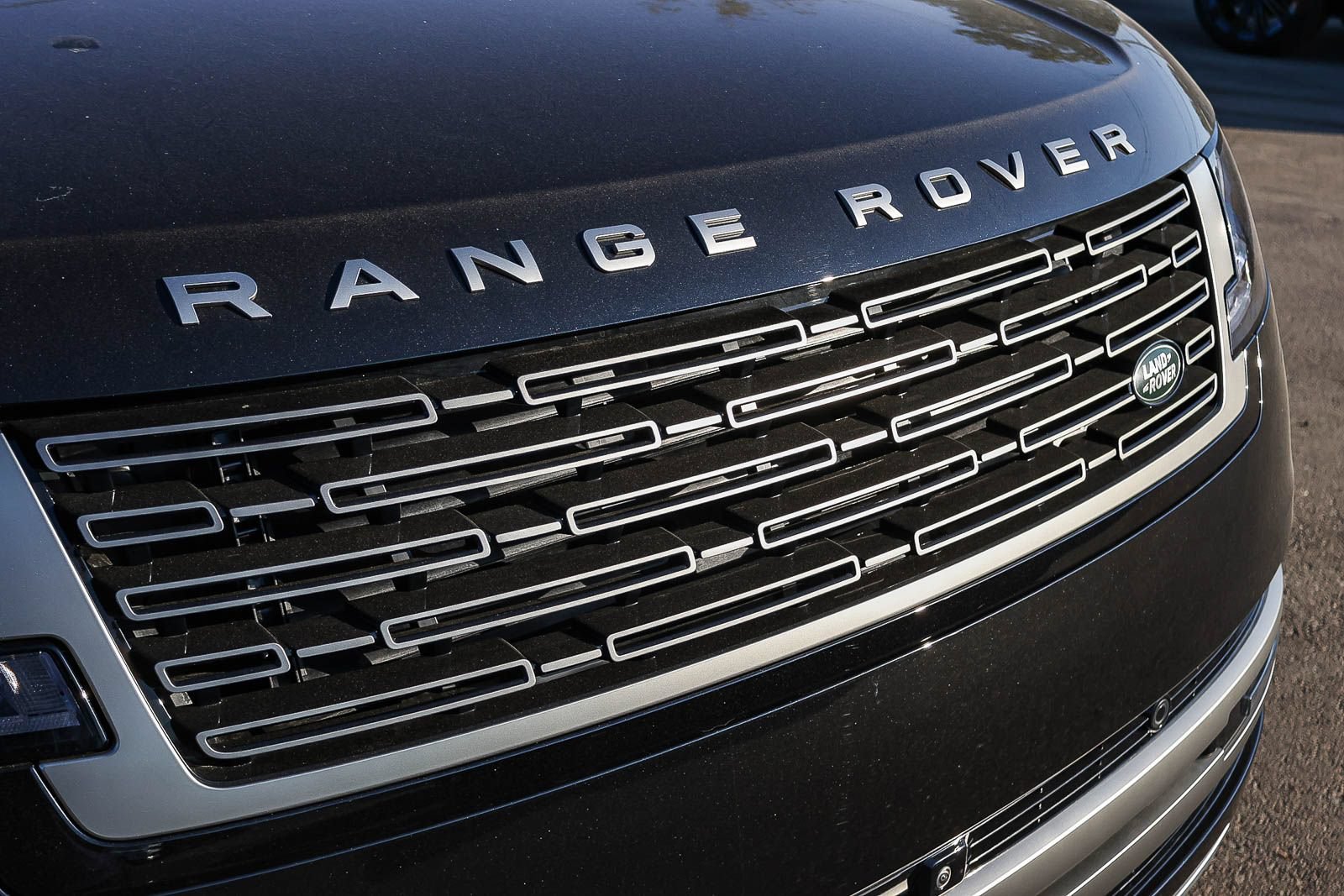 New 2026 Land Rover Range Rover Long Wheelbase SE AWD/4WD image 16
