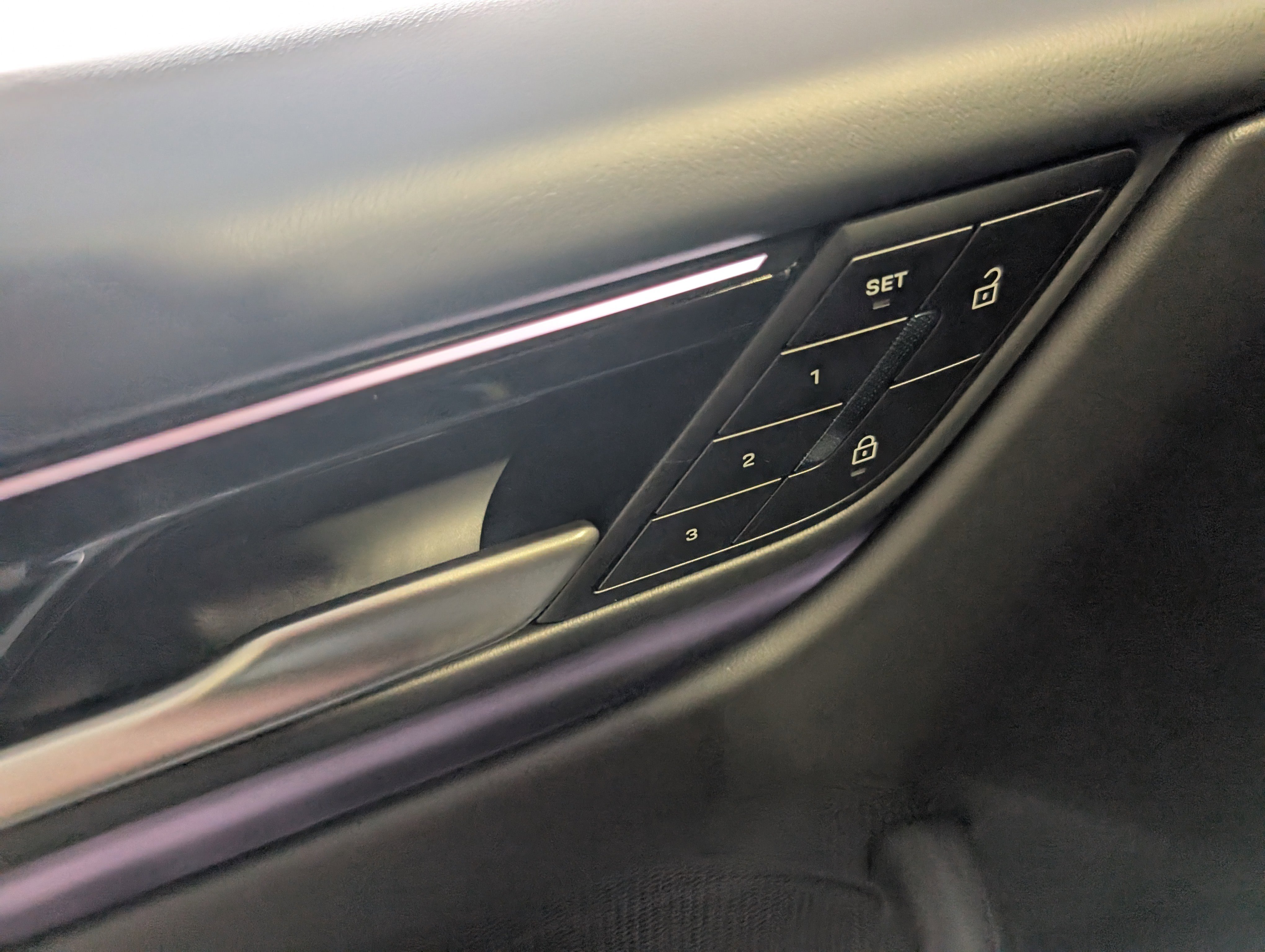 Used 2025 Porsche Macan Electric image 30