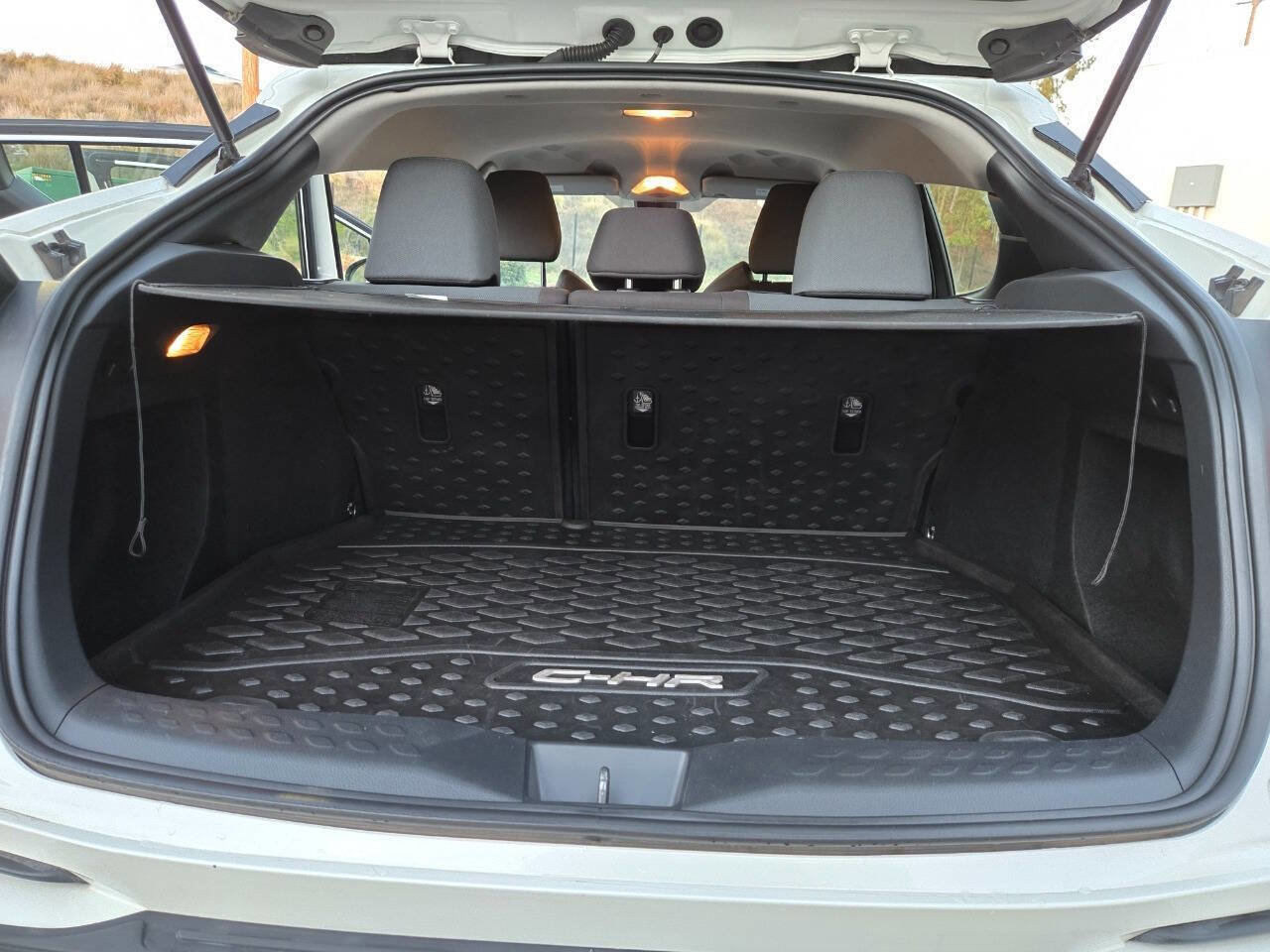 Used 2021 Toyota C-HR LE image 27