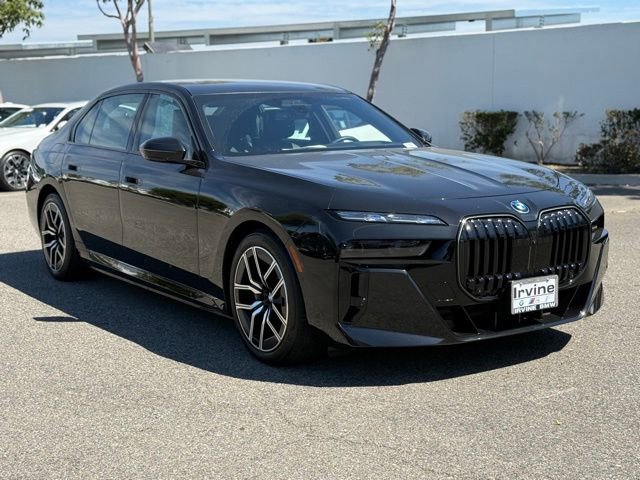 Used 2025 BMW i7 xDrive60 w/ Executive Package image 6
