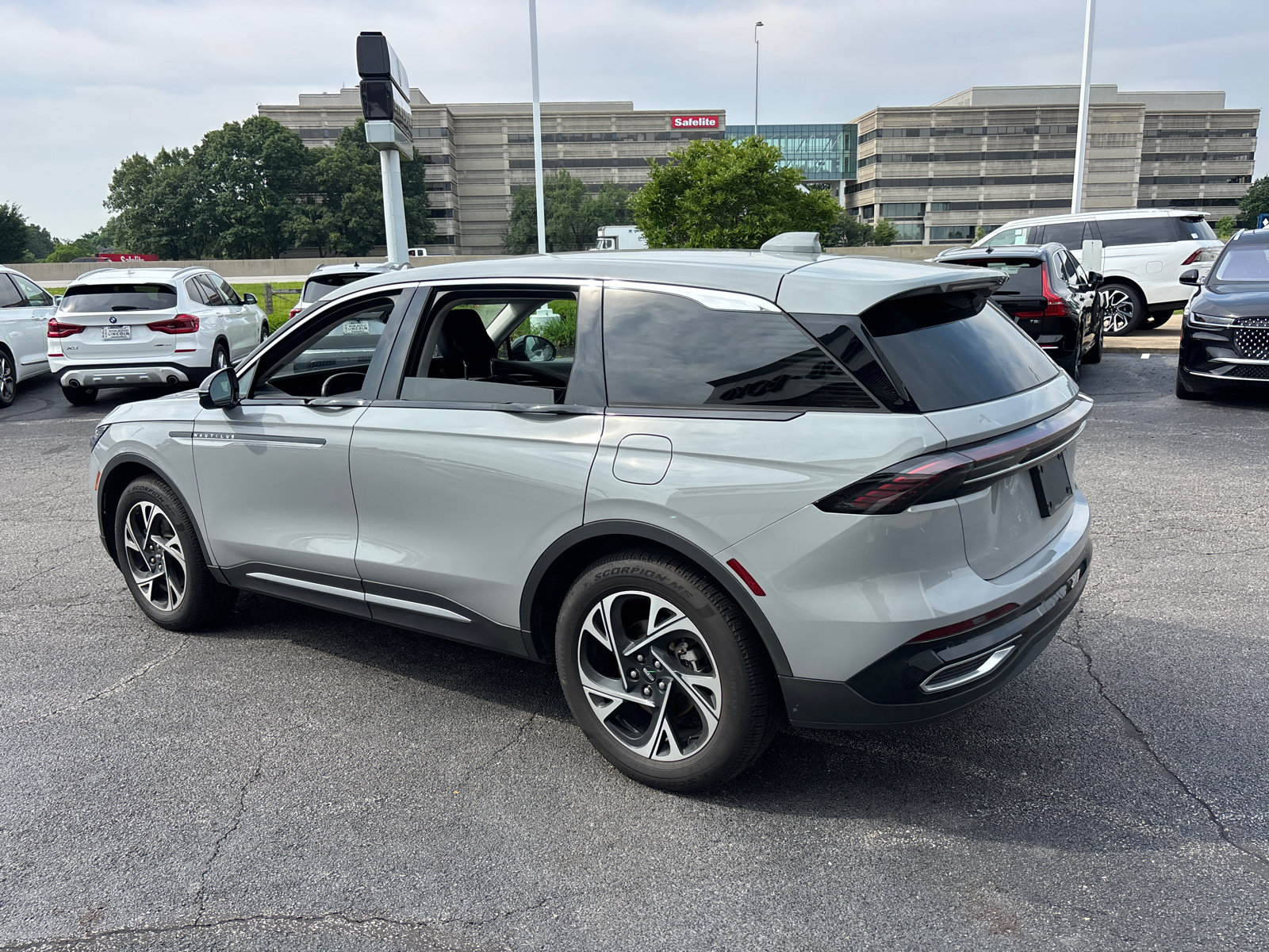 Certified 2026 Lincoln Nautilus Premier AWD/4WD image 5