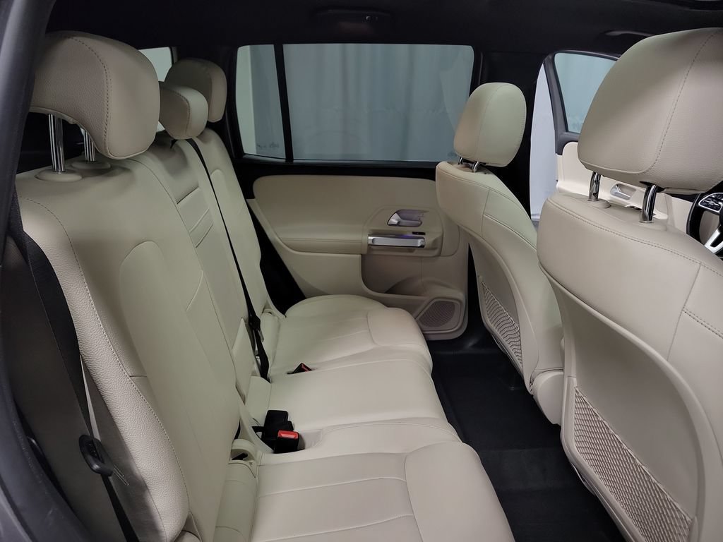 Used 2022 Mercedes-Benz GLB 250 4MATIC w/ Premium Package Lite image 31