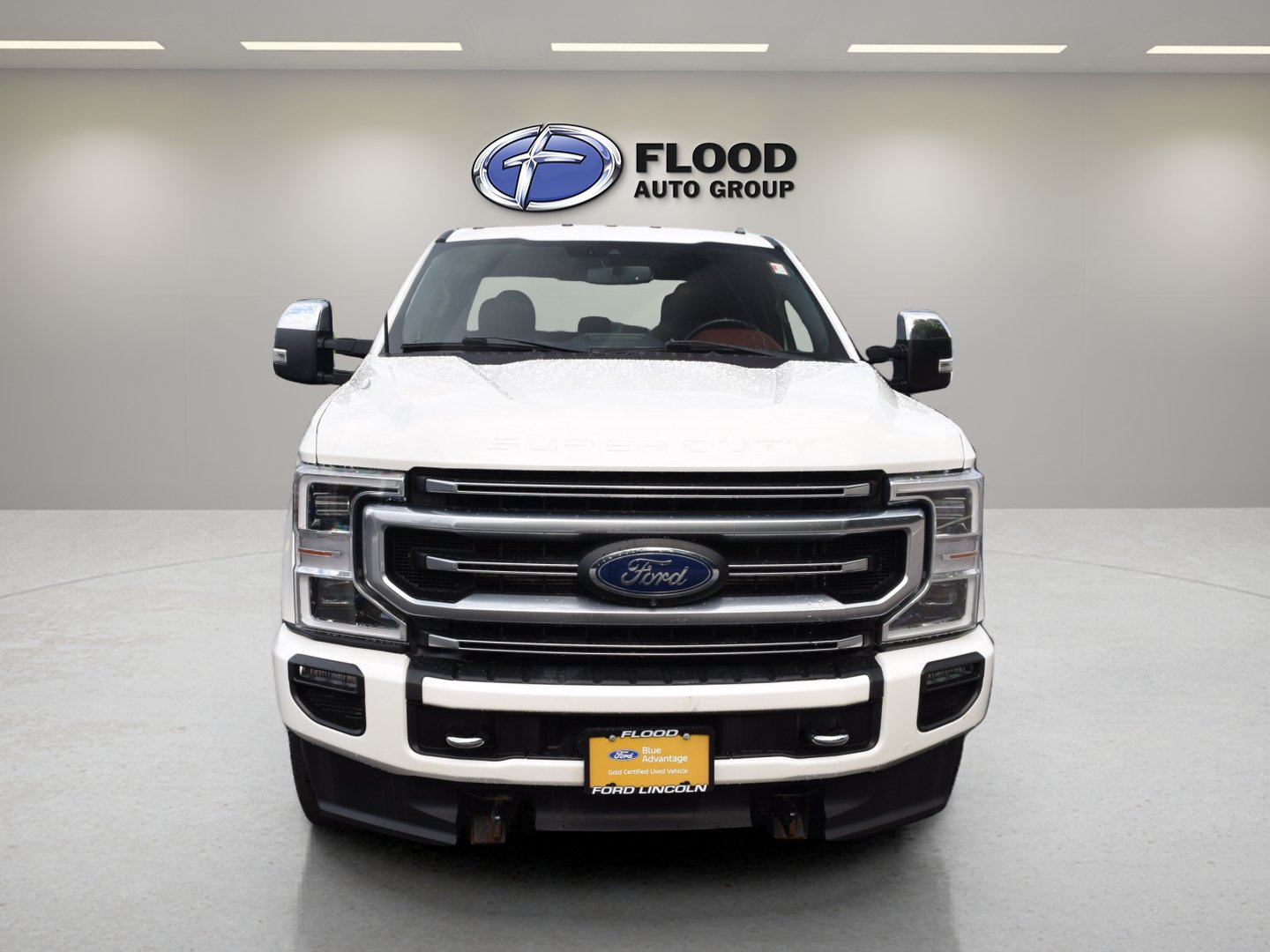 Used 2022 Ford F350 Platinum w/ FX4 Off-Road Package AWD/4WD image 2