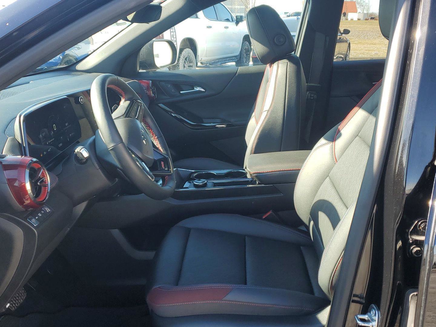 Used 2025 Chevrolet Equinox RS w/ Safety and Technology Package image 14