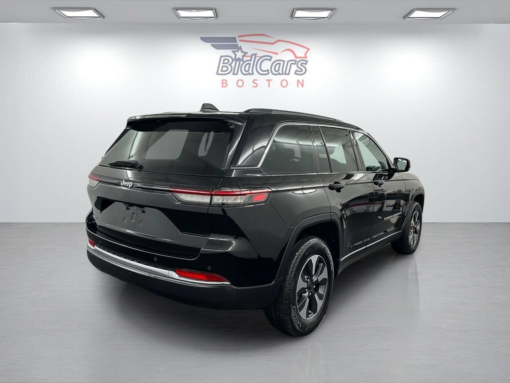 Used 2023 Jeep Grand Cherokee 4WD 4xe image 4