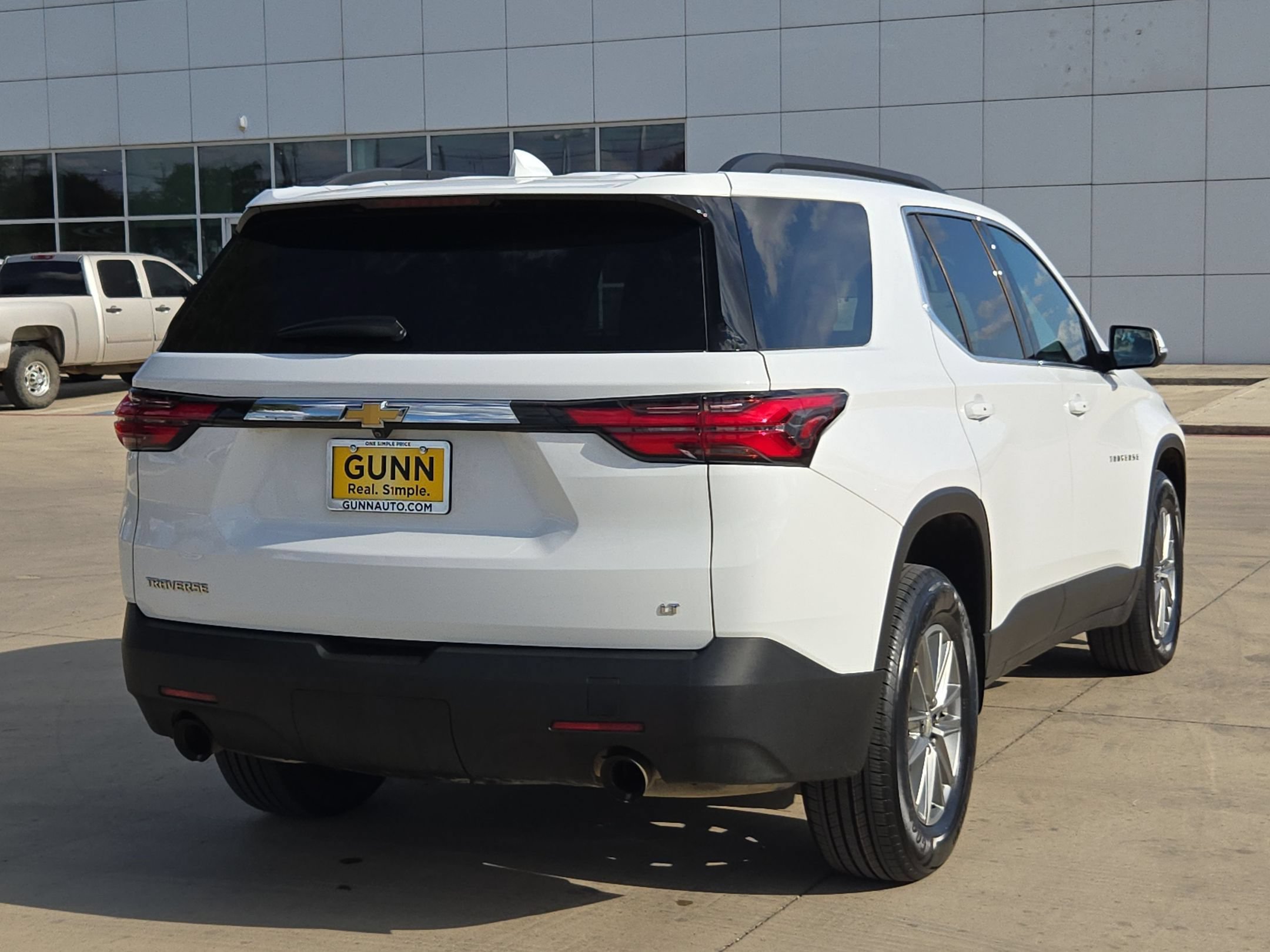 Certified 2023 Chevrolet Traverse LT FWD image 3