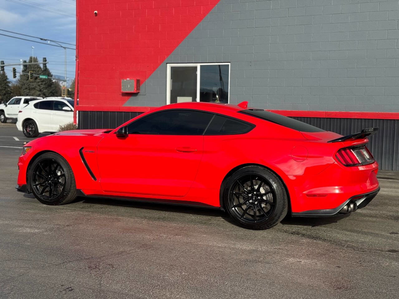 Used 2020 Ford Mustang Shelby GT350 w/ Technology Package image 11