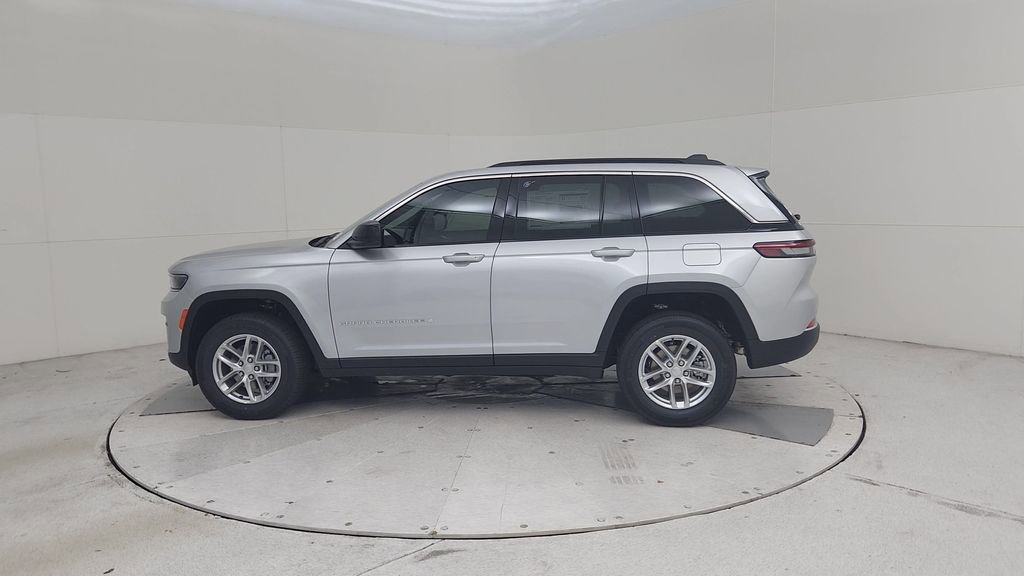 New 2025 Jeep Grand Cherokee Laredo X w/ Luxury Tech Group I image 9