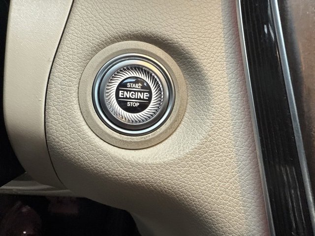 Used 2022 Mercedes-Benz GLC 300 4MATIC image 5